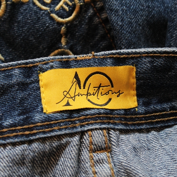 Ambition Denim Shorts - Picture 5 of 6
